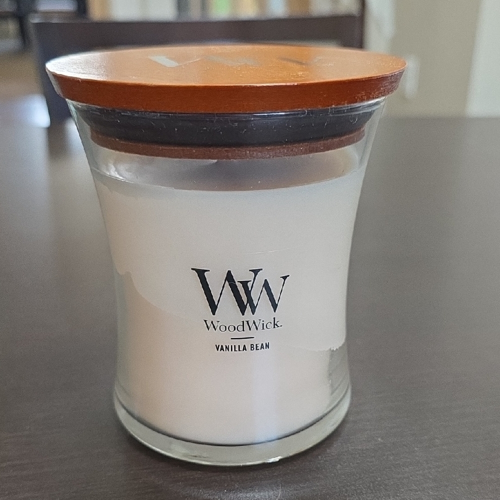 WoodWick Vanilla Bean Candle with Tan Lid